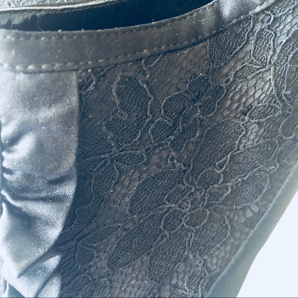 🎉Moda International Booties Stain with Ruffles - Picture 6 of 7